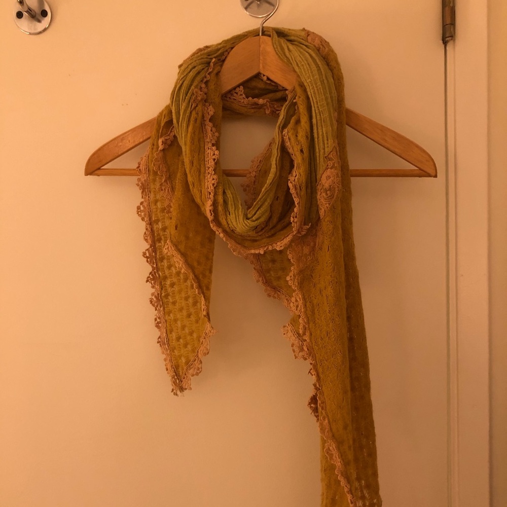 Unique Mustard Scarf 🧡2/15$🧡